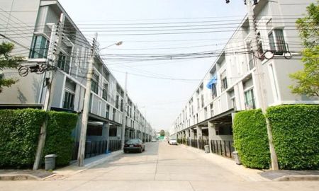 ให้เช่าทาวน์เฮาส์ - ให้เช่า] หมู่บ้าน พาทิโอ พระราม 2 / 3 ห้องนอน 3 ห้องน้ำ / 20 ตรว. 160 ตรม. **22,000**