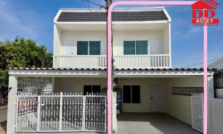 ขาย-ให้เช่าทาวน์เฮาส์ - ขาย / ให้เช่า ทาวน์เฮ้าส์ 2 ชั้น โชคชัย 4 ซอย 38