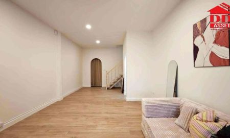 ขาย-ให้เช่าทาวน์เฮาส์ - ขาย / ให้เช่า ทาวน์เฮ้าส์ 2 ชั้น รีโนเวทใหม่ โชคชัย 4 ซอย 38 หลังมุม Fully Furnished ลาดพร้าว