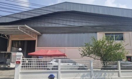 ให้เช่าโรงงาน / โกดัง - ให้เช่าโรงงาน พื้นที่สีม่วง ติดถนนแพรกษาโกดัง 692 ตร.ม. รับน้ำหนักได้ 3 ตันต่อ ตร.ม. รถคอรเทรนเนอรืเข้าใด้