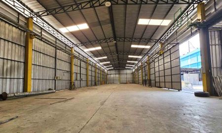 ให้เช่าโรงงาน / โกดัง - ให้เช่าโกดัง บ้านบึง ชลบุรี 1,100 ตร.ม. พร้อมสำนักงาน