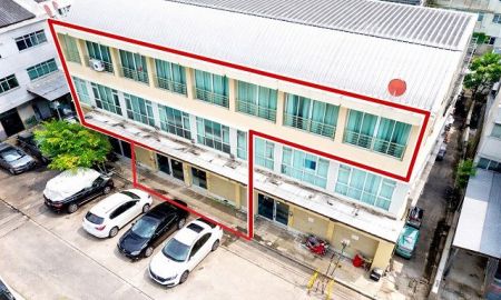 ให้เช่าอาคารพาณิชย์ / สำนักงาน - มีลิฟต์ ชั้น1-3 ใกล้แม็คโคร คลองหลวง 400ม. ตลาดไอยรา 600ม. โชว์รูม อาคารให้เช่า 3 นอน 5 น้ำอาคาร 4 ชั้น 113 ตร.ว. 453 ตร.ม. ตลาดไท 900 ม.