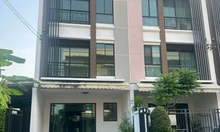 ขายทาวน์เฮาส์ - ขายทาวน์โฮม3ชั้นบ้านกลางเมืองนวมินทร์42 บ้านหลังมุม ทำเลดีพร้อมอยู่ เนื้อที่ : 33 ตร.ว. ขนาด : 3 ห้องนอน 3 ห้องน้ำ, กรุงเทพ