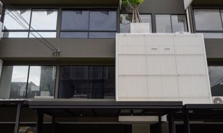 ให้เช่าทาวน์เฮาส์ - บ้านใหม่สไตล์ Loft 3 ชั้นครึ่ง! เช่า NUE HYBE สุขสวัสดิ์ ติดถนนใหญ่ เลี้ยงสัตว์ได้ ใกล้ทางด่วนเข้าสาทร