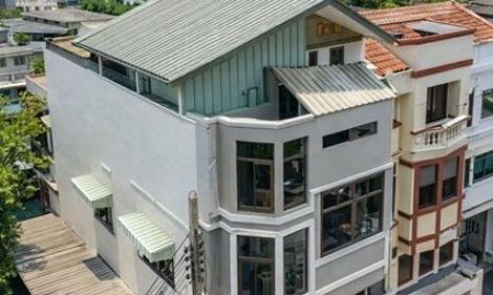 ให้เช่าอาคารพาณิชย์ / สำนักงาน - อาคารพาณิชย์ให้เช่า 4.5 ชั้น ห้องริม 3 นอน MRT รามอินทรากม6. 200ม.ใกล้แฟชั่นนวลจันทร์ 500 ม.2 น้ำ. 20 ตร.วา. 330 ตร.ม. ทำเลติดถนนรามอินทรา