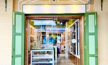 ให้เช่าอาคารพาณิชย์ / สำนักงาน - MRTวัดมังกร 999ม. ทำเลทอง ติดถนนใหญ่ สำเพ็ง แยกราชวงศ์ ให้เช่าร้าน 2.5 ชั้น 240 ตร.ม.28 ตร.วา.