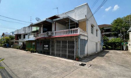 ให้เช่าทาวน์เฮาส์ - ให้เช่า ทาวเฮ้าส์ 2 ชั้น หลังมุม ซอยอ่อนนุช 48 แอร์ครบ รถไฟฟ้าสายสีเหลือง สถานีศรีนุช ราคา 18,000 บาท/เดือน