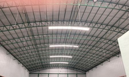 ให้เช่าโรงงาน / โกดัง - ให้เช่าโกดังสร้างใหม่ พื้นที่สีม่วง 1,800 ตรม. รถคอนเทรนเนอร์เข้าได้ ในนิคมอุตสาหกรรมแม่น้ำท่าจีน สมุทรสาคร