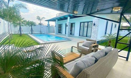 ขายบ้าน - ขายบ้านพูลวิลล่าหรู บ้านใหม่มือ1 ทำเลดีพร้อมสระว่ายน้ำ ใกล้สถานที่ท่องเที่ยว พร้อมเฟอร์นิเจอร์ พร้อมอยู่ บางละมุง ชลบุรี