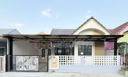 ขายบ้าน - ขายบ้านแฝด 1 ชั้น ม.นันทวัน 4 ซ.เลียบวารี 53 เนื้อที่ 27.6 ตรว 3นอน 2น้ำ ปูกระเบื้องใหม่ทั้งหลัง