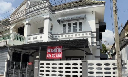 ขายทาวน์เฮาส์ - ขายบ้านทาวน์เฮ้าส์ 2 ชั้น ม.ลภาวัน ถ.บางกรวย-ไทรน้อย ทำเลดี เดินทางสะดวก