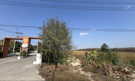 ขายที่ดิน - ขายที่ดินมาบยางพร 30 ไร่ ติดถนน2ด้านซอยมาบยางพร7 ใกล้ซีเคพล่าซ่า(Ck Plaza)-6กม. อ.ปลวกแดง ระยอง