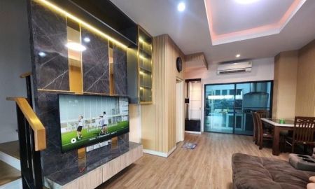 ให้เช่าทาวน์เฮาส์ - จดทะเบียนบริษัทได้! เช่าทาวน์โฮม บ้านกลางเมือง พระราม 9-กรุงเทพกรีฑา เฟอร์ครบ พร้อมอยู่ ใกล้สนามบินและรร.นานาชาติ