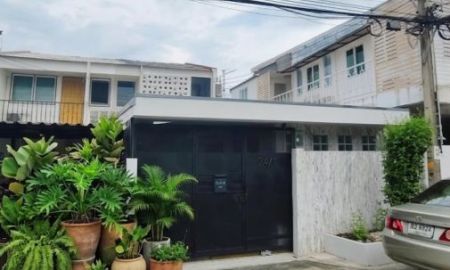 ขายทาวน์เฮาส์ - ขายทาวน์เฮ้าส์ รีโนเวทใหม่ ใกล้รถไฟฟ้า หมู่บ้านประชากรไทย ลาดพร้าว 93