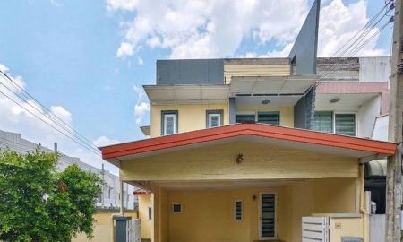 ขายทาวน์เฮาส์ - โครงการเมอริท แกรนด์ ดอนเมือง ซอยเทิดราชัน 1 ทาวน์โฮม 2 ชั้นหลังมุม ราคาพิเศษ ฟังก์ชันครบ คุ้มค่า พร้อมเข้าอยู่