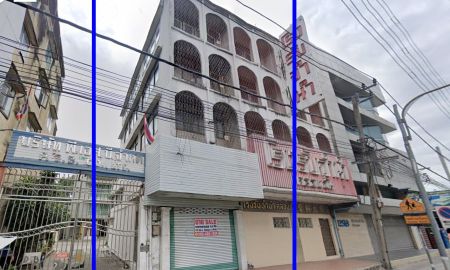 ขายอาคารพาณิชย์ / สำนักงาน - ขายด่วนตึกแถวอาคาร4.5ชั้น ห้องมุมเสรีไทยนิด้า ลดแรงต่ำตลาด