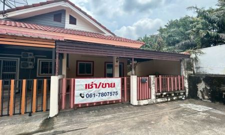 ขายทาวน์เฮาส์ - ขายทาวเฮาส์ชั้นเดียวหลังริม ทำเลดี หน้าบ้านกว้าง การเดินทางสะดวกไปพัทยา 331 หรือมอเตอร์เวย์ ใกล้บ่อวิน