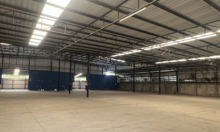 ขาย-ให้เช่าโรงงาน / โกดัง - ขาย/ให้เช่า โกดัง ขนาด 1,600 ตรม บนที่ดิน 1 ไร่ สร้างเต็มพื้นที่ ซอยไอยรา 1 หน้ากว้าง 38 ลึก 42 เมตร