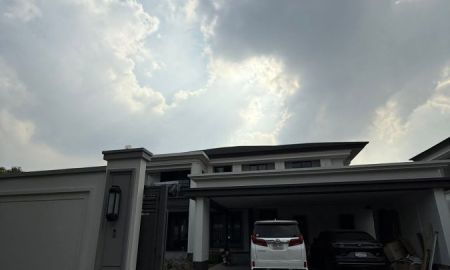 ให้เช่าบ้าน - ให้เช่า บ้านเดี่ยวหลังใหญ่ โครงการ เอลซ์ กรุงเทพกรีฑา พร้อมสระว่ายน้ํา ใกล้วิทยาลัยไบรตัน พร้อม เฟอร์นิเจอร์ครบ ราคา 235,000 บาท/เดือน