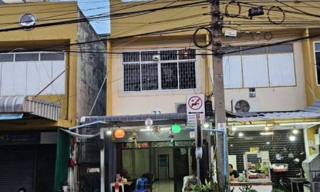 ขายอาคารพาณิชย์ / สำนักงาน - อาคารพาณิชย์ 2 ชั้น ห้องมุม 12 วา 1 ห้องนอน 1 ห้องน้ำ ติดถนน 4 เลนย่านชุมชน ถนนประชาราษฎร์ ตำบลตลาดขวัญ อำเภอเมืองนนทบุรี จังหวัดนนทบุรี