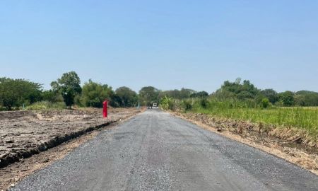 ขายที่ดิน - คลอง 6 ก่อนถึงวัดมูลเหล็ก 100 วา 640,000 กว้าง14.5x27.5 เมตร ผ่อนได้ ไม่มีดอก