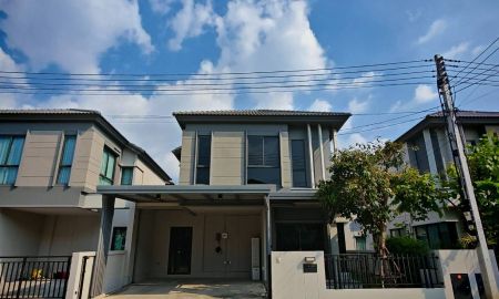 ขายบ้าน - ขายบ้านเดี่ยว 2 ชั้น V Compound Next ติวานนท์ - รังสิต Built-in ทั้งหลัง ดีไซน์หรู พร้อมเฟอร์นิเจอร์ทั้งหมด ใกล้ฟิวเจอร์ พาร์ค รังสิต