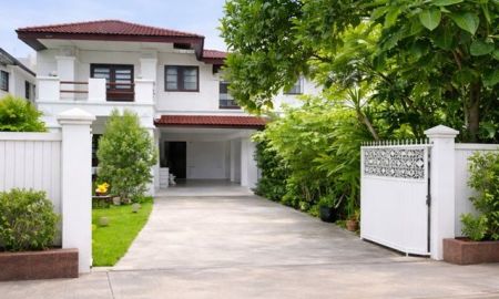 ให้เช่าบ้าน - ถูกกว่าโรงแรม คฤหาสน์หรู 2 ชั้น รีโนเวทใหม่ 4นอน ใกล้BTSนานา 300 ม. ปล่อยเช่าขาดทุน40%4 น้ำ โรงแรมโนโวเทล กรุงเทพ สุขุมวิท4 70 ตร.ว.