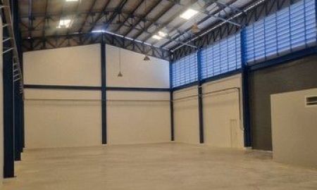 ให้เช่าโรงงาน / โกดัง - โกดังให้เช่า พร้อมออฟฟิศ 244 ตารางเมตรรับ นน. 5 ตัน ต่อตารางเมตร ต.เทพารักษ์ อ.เมือง จ.สมุทรปราการ