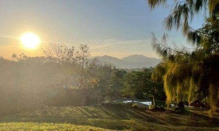 ขายที่ดิน - ขายที่ดินพร้อมบ้านไม้สัก มวกเหล็ก สระบุรี วิวธรรมชาติ ใกล้สนามกอล์ฟ