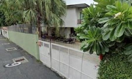 ขายที่ดิน - ขายที่ดินพร้อมสิ่งปลูกสร้าง 179 ตร.ว. เอกมัย 10 แยก 6