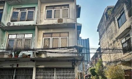 ขายอาคารพาณิชย์ / สำนักงาน - อาคารพาณิชย์ 3.5 ชั้น ซอยภูมิจิตร พระราม 4 คลองเตย กรุงเทพฯ (หลังมุม)