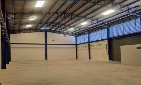 ให้เช่าโรงงาน / โกดัง - ให้เช่าโกดังพร้อมออฟฟิศ ถนนเทพารักษ์ เข้าซอย 200 เมตร / พื้นที่โกดัง 244 ตารางเมตร / ห่าง BTS ทิพวัล 950 เมตร