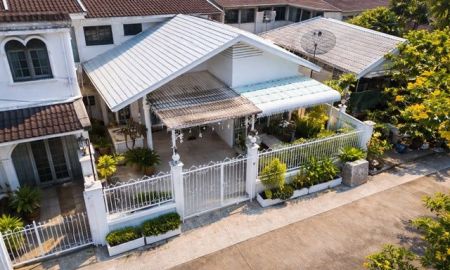 ให้เช่าบ้าน - MRTโชคชัย4 1.8กม. MRTลาดพร้าว71 1.4กม. รพ. เปาโล โชคชัย4 950 ม. ทำเลลาดพร้าว บ้านชั้นเดียวกว้างขวาง 2-3นอน 2น้ำ 45ตร.ว. 180ตร.ม.