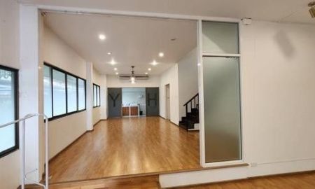 ให้เช่าทาวน์เฮาส์ - ให้เช่าโฮมออฟฟิศ 3 ชั้น 48.5 ตร.ว. 5 นอน 5 น้ำ จอดรถได้ 5 คัน ย่านเลียบด่วน ถนนศรีวรา ทาวอินทาว