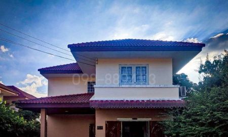 ขายบ้าน - ขายบ้านเดี่ยว 2 ชั้น บ้านฉัตรหลวง สามโคก ปทุมธานี เนื้อที่ 51.4 ตรว 3นอน 2น้ำ หมู่บ้านติดถนนใหญ่ เดินทางสะดวกสบาย บรรยากาศร่มรื่น