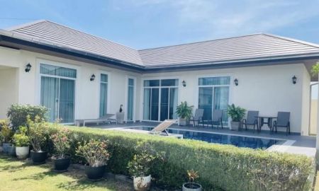 ให้เช่าบ้าน - บ้านพูลวิลล่าว่างพร้อมเช่า โครงการไนท์บีซ7 ติดปาล์มฮิล