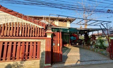 ขายบ้าน - ขายบ้านเดี่ยว 2 ชั้น โครงสร้างแข็งแรง ชั้นบนไม้สักทั้งหลัง เนื้อที่ 75 ตารางวา ทำเลดี ใกล้ตัวเมืองพิษณุโลก เดินทางสะดวก เหมาะอยู่อาศัยหรือทำโฮมออฟฟิศ