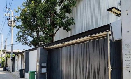 ขาย-ให้เช่าบ้าน - ขายบ้านหรู ซ.ร่มรื่น สตรีวิทยา 2 ลาดพร้าว แต่งสวย ประตูอลูมิเนียมเก็บเสียง มีไฟรั้วไว้ดักขโมย