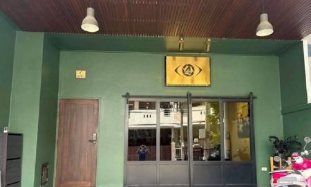 ให้เช่าอาคารพาณิชย์ / สำนักงาน - ให้เช่าทาวน์โฮม 3 ชั้น หมู่บ้านศรีวรา ทาวน์อินทาวน์ / ทำเลดีมาก / บ้านเปล่า ไม่มีเฟอร์นิเจอร์