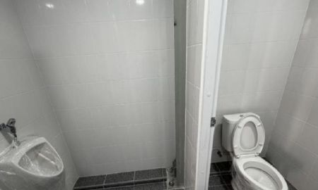 ให้เช่าโรงงาน / โกดัง - ให้เช่าโกดัง / ทำเล ถนนบางขุนเทียน พระราม 2 / พื้นที่ดิน 459 ตารางวา / พื้นที่ใช้สอยโกดัง 1488 ตารางเมตร / รถเทรลเลอร์ เข้าออก สะดวก