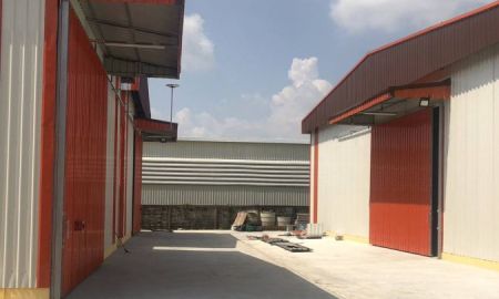 ให้เช่าโรงงาน / โกดัง - ให้เช่า โกดัง ซอย ลาดพร้าว 91 จอดรถได้ 6 คัน ซอยกว้างรถขนาดใหญ่เข้าได้ทุกชนิด มีทางลัดเยอะ ราคา 58,000และ116,000 บาท/เดือน