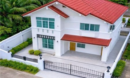 ให้เช่าบ้าน - หลังมุม สภาพสวย ศรีราชาะนิคมอุตสาหกรรม ใกล้ เจพาร์ค ศรีราชา 500 ม. บ้านเดี่ยวหรู 2 ชั้น 3 นอน 100 ตร.ว. 300 ตร.ม.