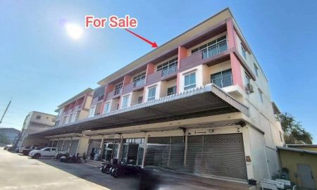 ขายอาคารพาณิชย์ / สำนักงาน - ขายอาคารพาณิชย์ ถนนเอกชัย บางบอน หน้าหมู่บ้านเบญจวัลย์ เป็นตึกแถว 3.5 ชั้น เนื้อที่ 35 ตร.วา สภาพสวย ใกล้ถนนพระราม 2 ใกล้มหาชัยเมืองใหม่