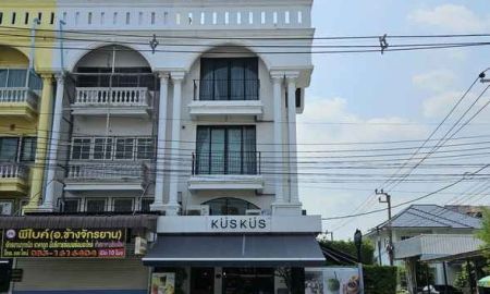 ขายอาคารพาณิชย์ / สำนักงาน - ขายอาคารพาณิชย์ ลาดพร้าววังหิน ซอย 45 ขนาด 56 ตร.ว พื้นที่ใช้สอย 870 ตร.ม. หลังมุม รีโนเวทใหม่ เหมาะทำธุรกิจ ราคา 28,000,000 บาท