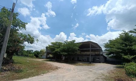 ขายที่ดิน - ขายที่ดินพร้อมสิ่งปลูกสร้าง ตะเคียนเตี้ย ซอยโรงเรียนศรีสุวิช