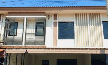 ขายทาวน์เฮาส์ - ขายทาว์นโฮม 2 ชั้น โครงการกานดาเพลส วงแหวนลำลูกกา บ้านใหม่พร้อมอยู่ เดินทางสะดวก แวดล้อมสิ่งอำนวยความสะดวกรอบโครงการ