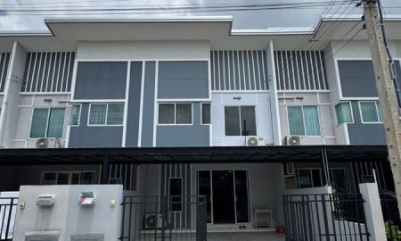 ให้เช่าทาวน์เฮาส์ - ให้เช่า ทาวน์โฮม รีโนเวทใหม่ โครงการ RK Park 2 รามอินทรา - ซาฟารี เดินทางสะดวก ราคา 13,000 บาท/เดือน