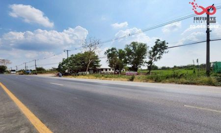 ขายที่ดิน - ขายที่ดิน 5 ไร่เศษ ติดถนนรังสิต-นครนายก คลอง 19 องครักษ์ หน้ากว้าง ถมแล้ว