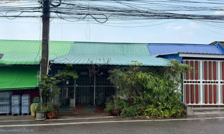 ขายทาวน์เฮาส์ - ทาวน์เฮ้าส์ 1 ชั้น ซอยวัดวังหิน 7 ถนนสุขุมวิท-ศรีราชา ชลบุรี ราคาพิเศษสุด ทำเลศักยภาพ ติดถนนหลัก เหมาะอยู่อาศัยหรือค้าขายดำเนินธุรกิจ
