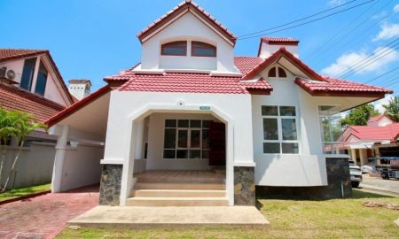 ขายบ้าน - ขายบ้านเดี่ยว 2 ชั้น 64 ตร.วา 4 ห้องนอน รีโนเวทใหม่ทั้งหลัง โครงการไพน์เนอรี่พาร์คบีช ติดหาดสวนสน ระยอง